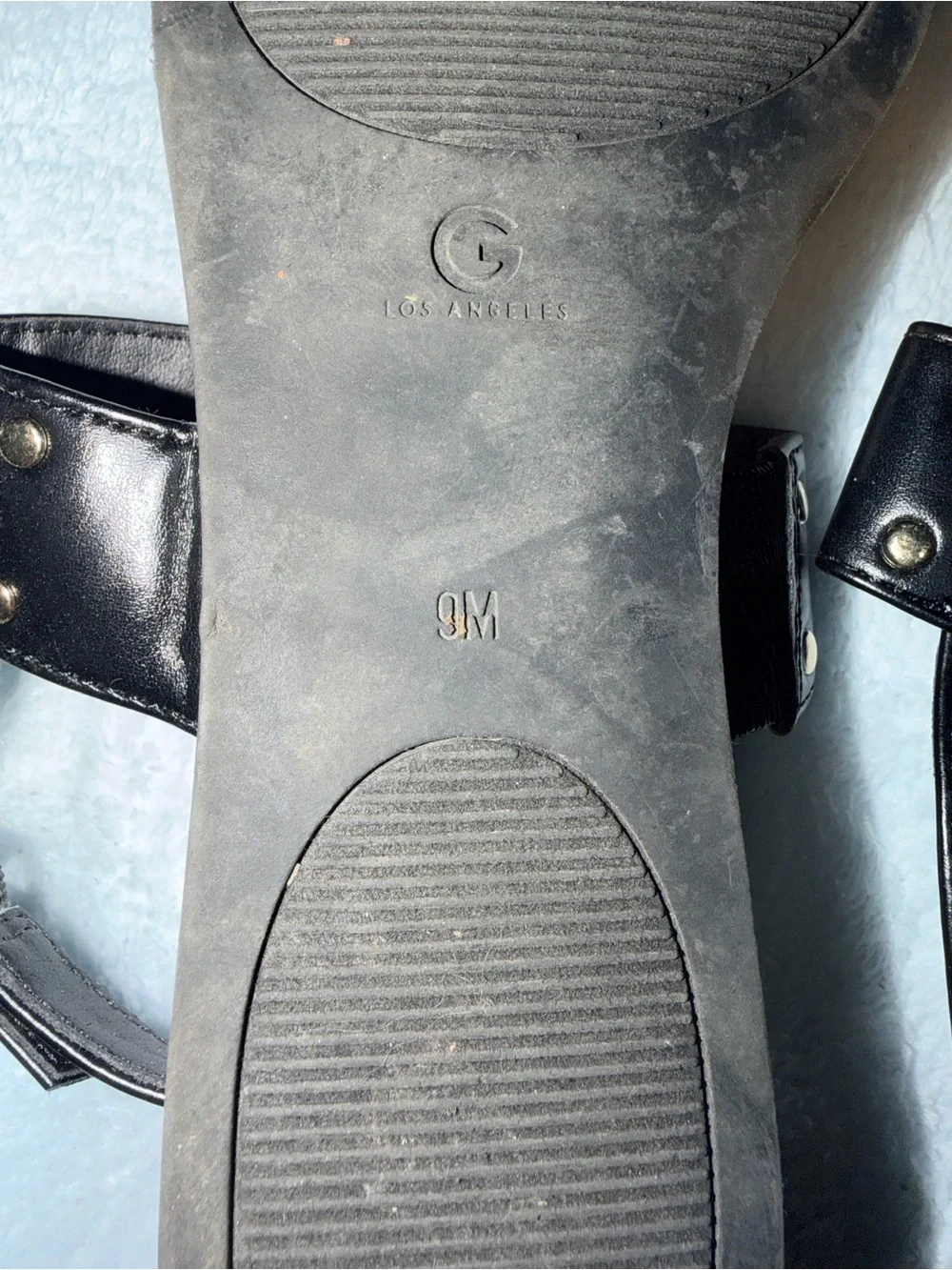 GBG Los Angeles Black Studded Thong Sandals – Women’s Size 9M